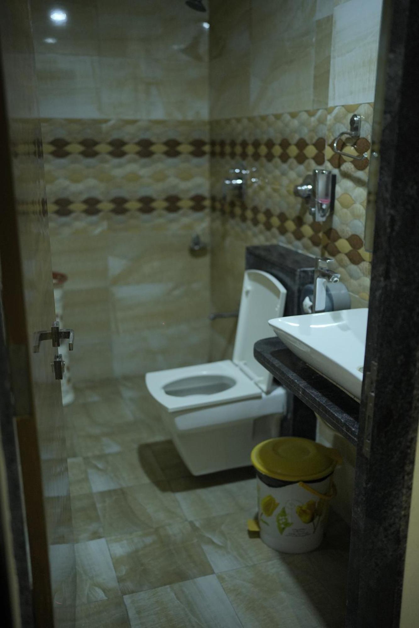 Atharva Hotel Гулбарга Екстер'єр фото